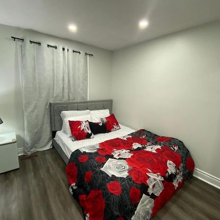 Treasure'S Lodge Mississauga Bagian luar foto